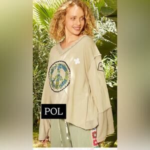 428 POL Green and White Cozy Sweatshirt